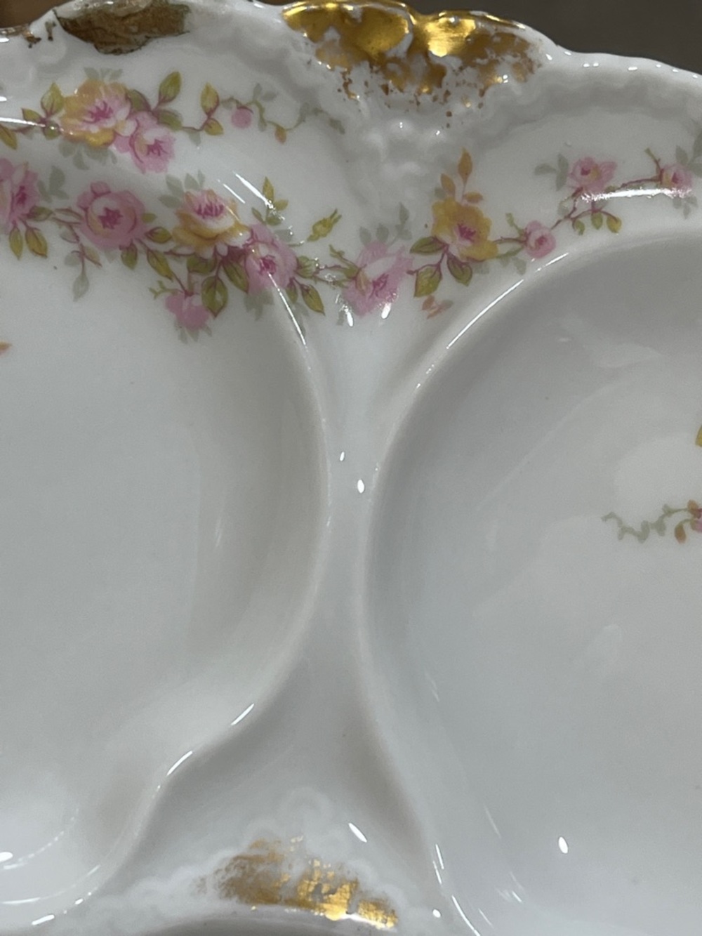 Limoges White Porcelain Floral Oyster Plate with Pink Rose Sprays and Gold Trim - Picture 5 of 12